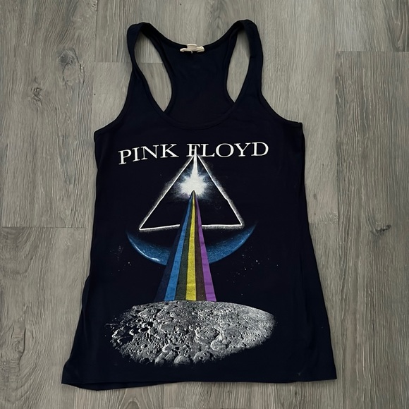 Zenana Outfitters Tops - Pink Floyd top . Size M